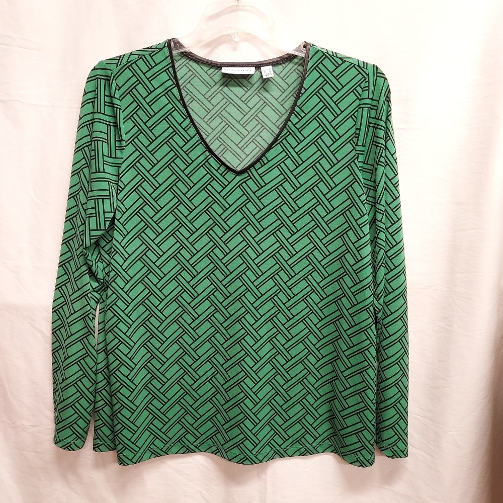 Susan Graver Green & Black Geometric Long Sleeve Blouse